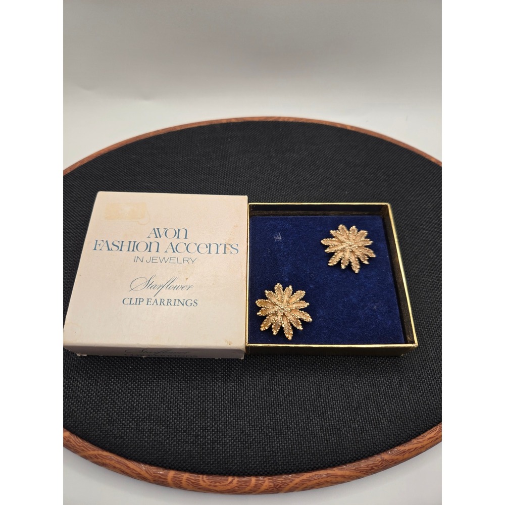 Vintage 1972 Avon Starflower Gold Tone Clip On Earrings Fashion Accents Boxed